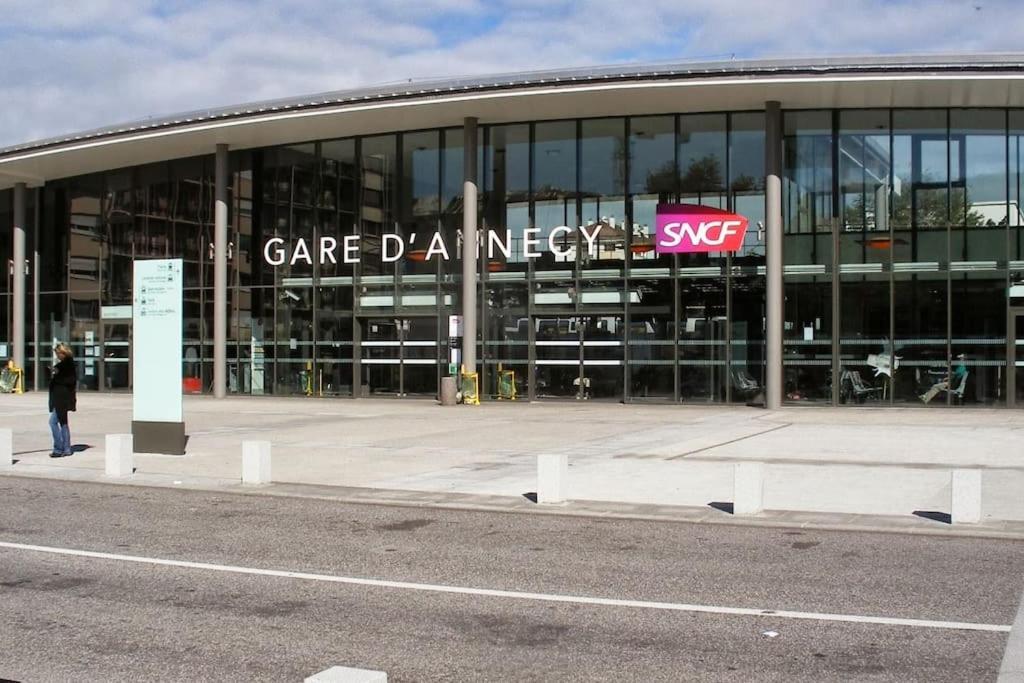 The Duplex Annecy Tgv; Vielle Ville Esterno foto